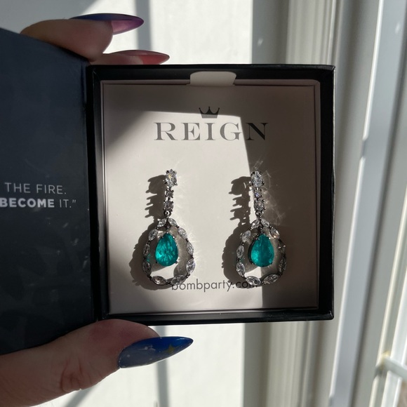 Bomb Party Reign Villain Moments in the Mirror Earrings - Picture 8 of 10